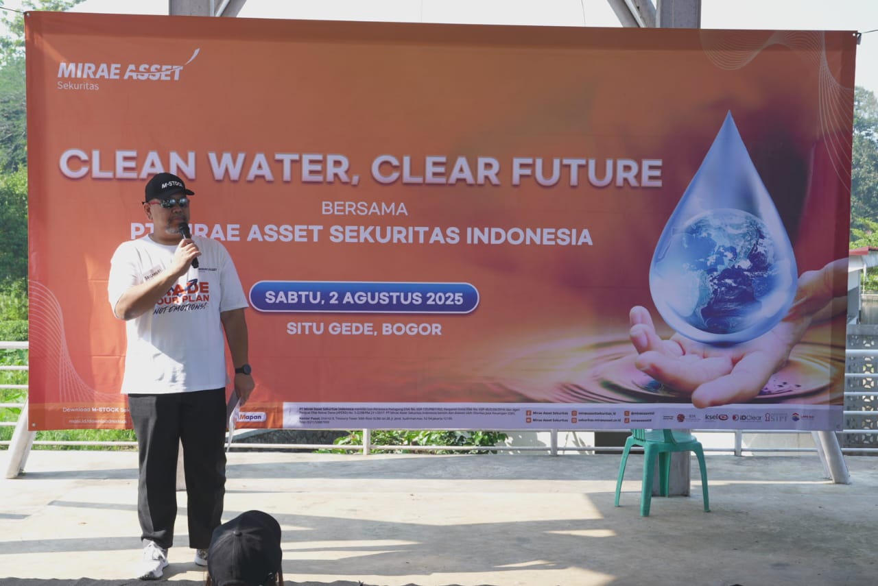Gelar CSR, Mirae Asset Sekuritas Indonesia Bersihkan Danau di Bogor