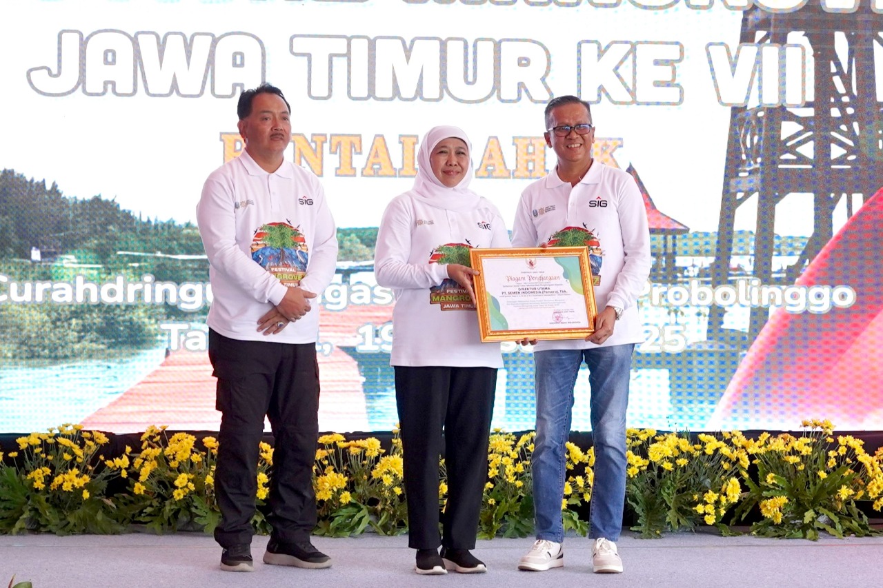 Dukung Kepemimpinan Jawa Timur dalam Konservasi Hayati Mangrove, SIG Tanam 17.845 Bibit Bakau di Probolinggo