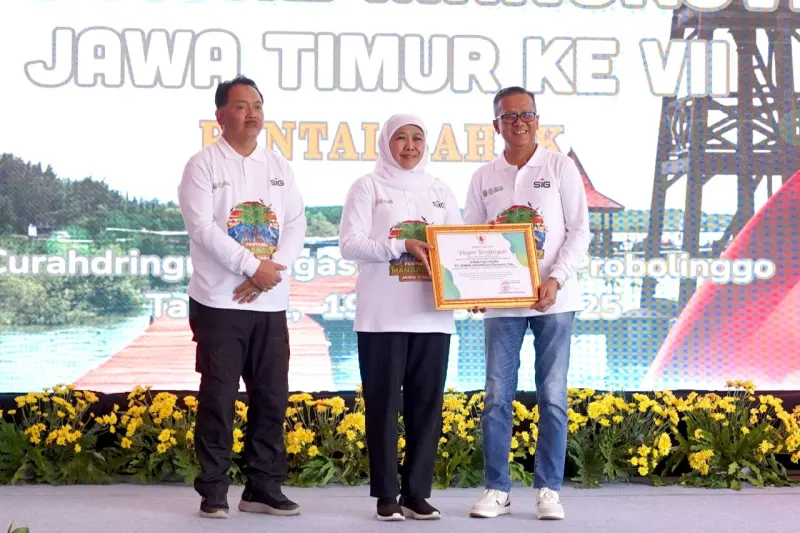 Dukung Kepemimpinan Jawa Timur dalam Konservasi Hayati Mangrove, SIG Tanam 17.845 Bibit Bakau di Probolinggo