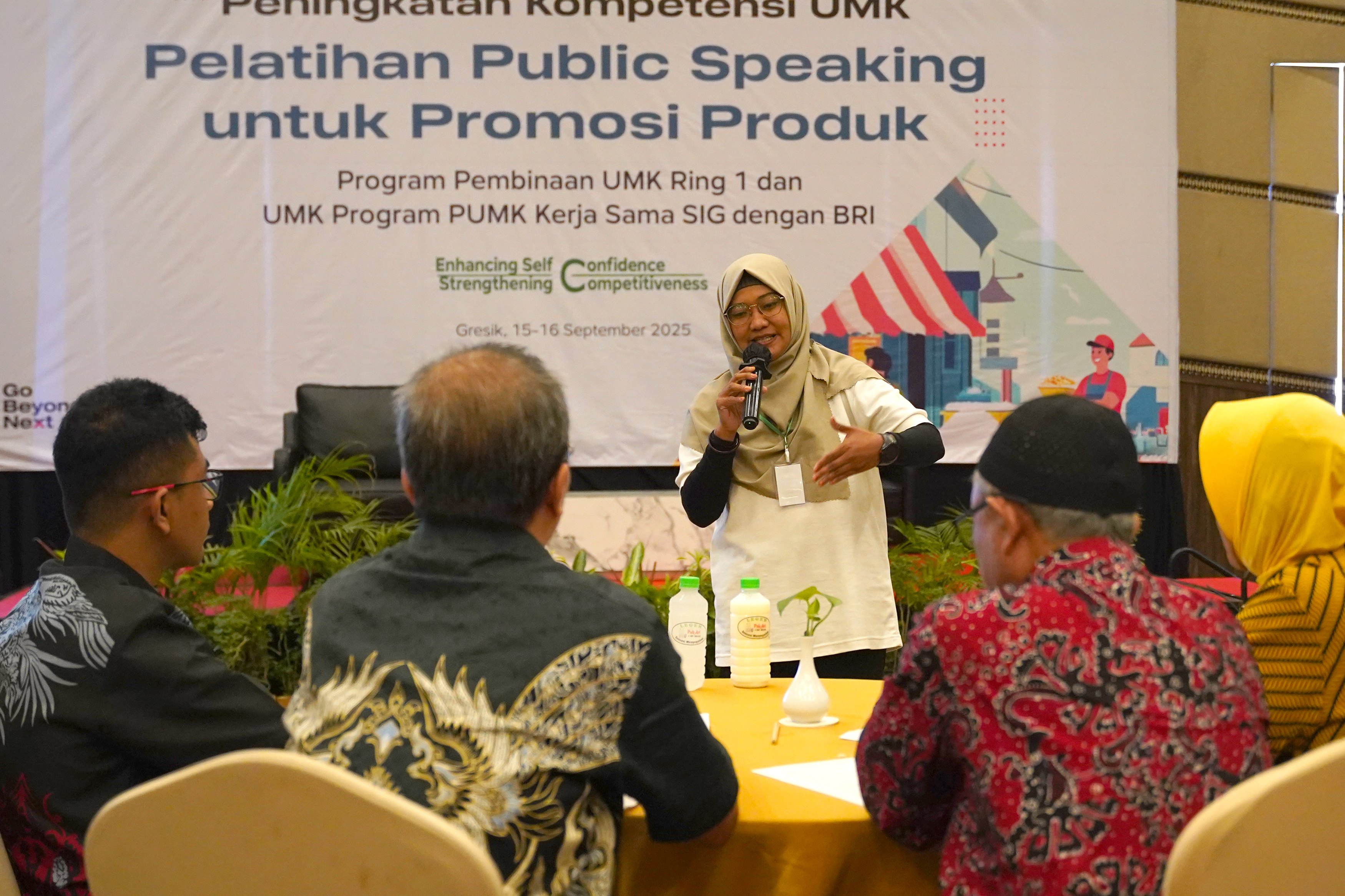 Dukung UMK Tembus Pasar Digital, SIG Gelar Pelatihan Komunikasi di Gresik