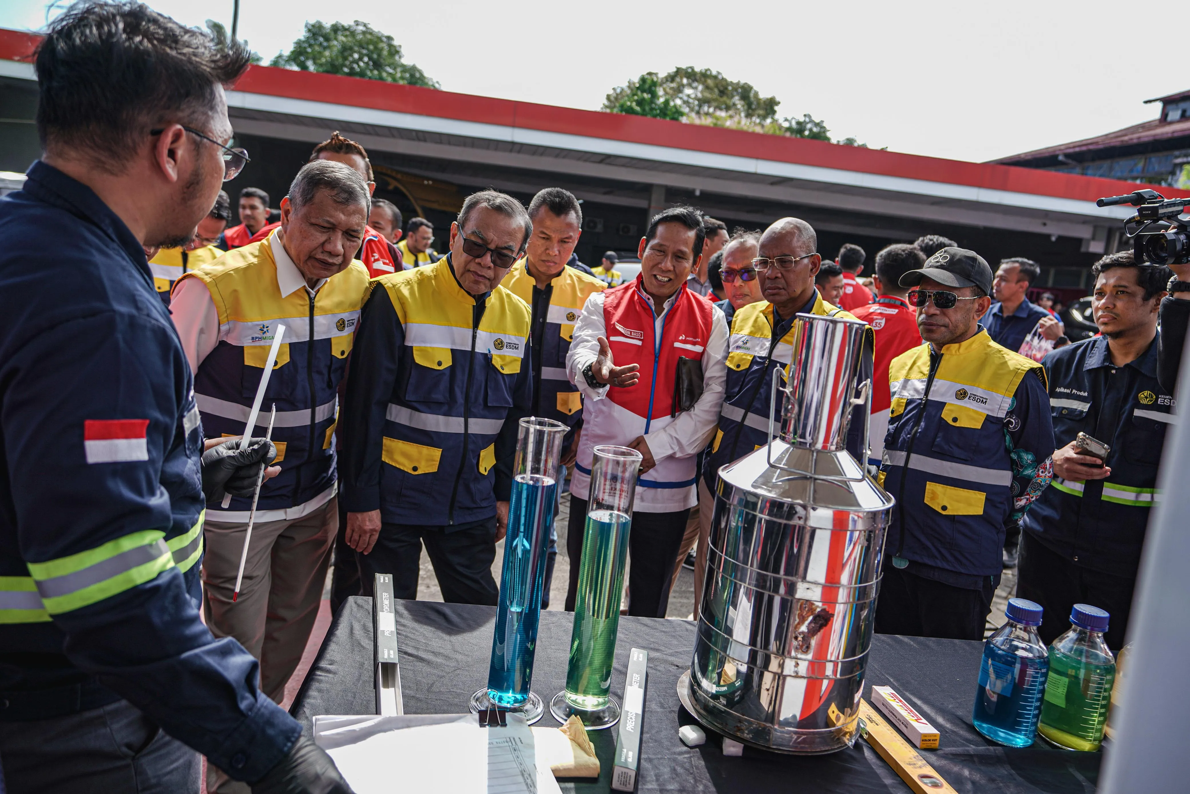 Pertamina Patra Niaga Bersama Wamen ESDM Tinjau Kesiapan Distribusi Energi di Jawa Barat